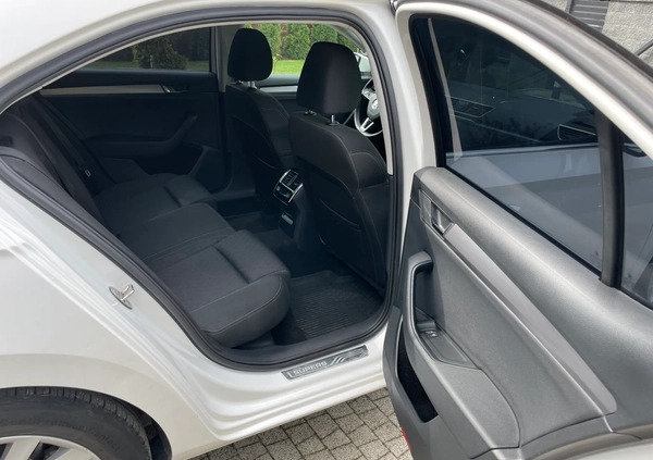 Skoda Superb cena 79900 przebieg: 153000, rok produkcji 2019 z Brzeszcze małe 781